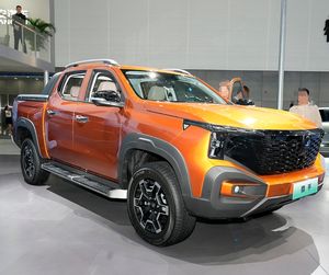 2024 EV Changan Hunter Plus Pickup <span class=keywords><strong>F70</strong></span> 5 Places Hybride Pickup Changan Hunter 2025 Camion Pickup Hunter Nouvelles Voitures à Vendre - Product Image 4
