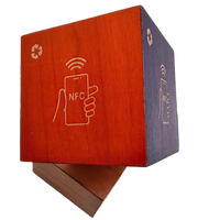 Support NFC en bois imprimé, cube hexagonal en bois, RFID 13,56 MHz, support de table NFC pour menu et commande par contact en hôtel et restaurant