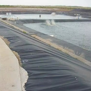 Géomembranes HDPE de qualité supérieure pour <span class=keywords><strong>la</strong></span> protection et l'amélioration des sols agricoles pour les applications de parc d'enfouissement de barrage d'étang de pisciculture - Product Image 1