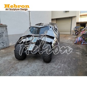 Décoration de sculpture sportive personnalisée pour parc d'attractions, en fibre de verre, en acier inoxydable, effet miroir, simulation de voiture de course de formule <span class=keywords><strong>Batman</strong></span> - Product Image 5