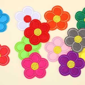 แผ่นปักลายดอกไม้ ผ้าฝ้ายโพลีเอสเตอร์ สำหรับตกแต่งเสื้อผ้า DIY - Product Image 1