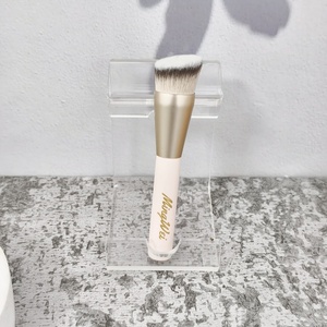 Pennello <span class=keywords><strong>per</strong></span> Contorno Liquido Cremoso <span class=keywords><strong>in</strong></span> Fibra Sintetica con Manico <span class=keywords><strong>in</strong></span> Legno, Confezione Singola, Pennello Obliquo <span class=keywords><strong>per</strong></span> Blush e Fondotinta Viso - Product Image 1