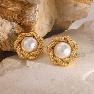 ต่างหูมุกประดับเพชร ทอง 18k สแตนเลสสตีล มุกเกรด AAA ทรงดอกไม้ ใส่ได้ทุกวัน - Product Image 3