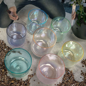 맞춤형 클리어 사운드 볼 쿼츠 디자이너 우주 빛 양자 요법 강화 차크라 컬러 크리스탈 노래 그릇 세트 - Product Image 1