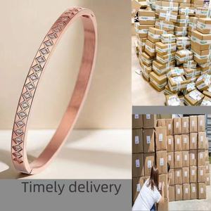 Série été 2024, bracelet en acier inoxydable personnalisé exquis de 6 mm avec design géométrique en zircon pour cadeau de mariage pour femmes - Product Image 3