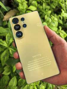 สมาร์ทโฟน S26อัลตร้าโกลด์5g พร้อมกล้องด้านหลัง108MP AMOLED Display Dual SIM 16GB RAM 1TB - Product Image 1