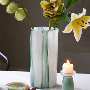 Florero Vertical Minimalista Nórdico con Rayas, Florero Hidropónico de Alta Calidad para el Hogar - Product Image 3