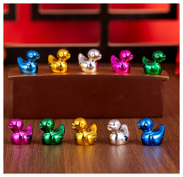 Unique Resin Gold Plated Cute Cartoon Christmas Duck Miniature fairy Garden Ornaments Cartoon Children Small Animal Figurines