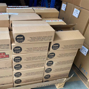 Bujías de Iridio de Alta Calidad al por Mayor para NGK para <span class=keywords><strong>Jaguar</strong></span> Lincoln Volvo Ford Land Rover OE:ILTR6G8G LR123892 Piezas Originales - Product Image 6