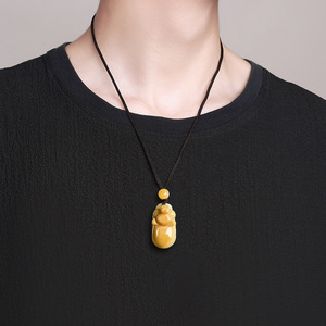 Ciondolo etnico tridimensionale in giada naturale della <span class=keywords><strong>Birmania</strong></span> a forma di maiale dello zodiaco, giallo, con effetto nebbia, grazioso, per uomo e donna - Product Image 4