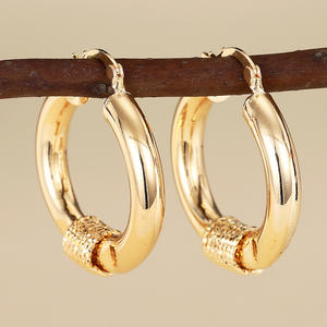 Pendientes de Aro Chapados en Oro Carmela Alinda, Diseño Clásico Trenzado para Mujer, Joyería de Moda, Pendientes de Aleación de 18K - Product Image 6