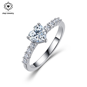 <span class=keywords><strong>Bague</strong></span> de fiançailles en argent sterling S925 avec moissanite en forme de cœur, 2,0 CTW, bande pavée demi-éternité pour femmes - Product Image 1