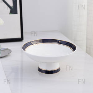 Ensemble de bols à dîner de style luxueux au design classique avec bord doré, plusieurs tailles, en porcelaine fine, assiettes profondes rondes en céramique - Product Image 2