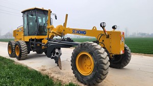 รถเกรดเดอร์ Caterpillar GR2403 รุ่นทางการ 215 แรงม้า มือสอง พร้อมเครื่องยนต์และปั๊ม รุ่นใหม่สำหรับขาย - Product Image 2