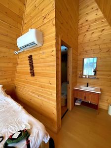 Mini Casa de Madera para Vacaciones al Aire Libre, Modelo Básico con Ventanas y Puertas, Casa de Vacaciones Económica para Fin de Semana - Product Image 6