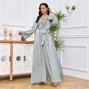 Robe Kaftan Légère et Respirante à Motifs Floraux Brodés pour Femme, Col en V Long, Style Dubaï Moyen-Orient - Product Image 2