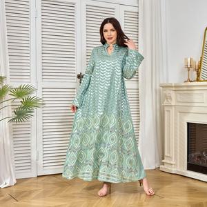 عباءة أنيقة <span class=keywords><strong>M</strong></span>-186 من الكتان مقاومة للتكور ومريحة للتنفس بمقاسات كبيرة للنساء، برقبة على شكل V وأكمام طويلة بأسلوب الشرق الأوسط لجميع المواسم - Product Image 2