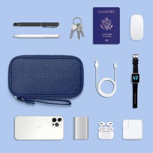 Étui de transport compact pour accessoires électroniques, organiseur de câbles de voyage, idéal pour les câbles de charge et les adaptateurs. - Product Image 5