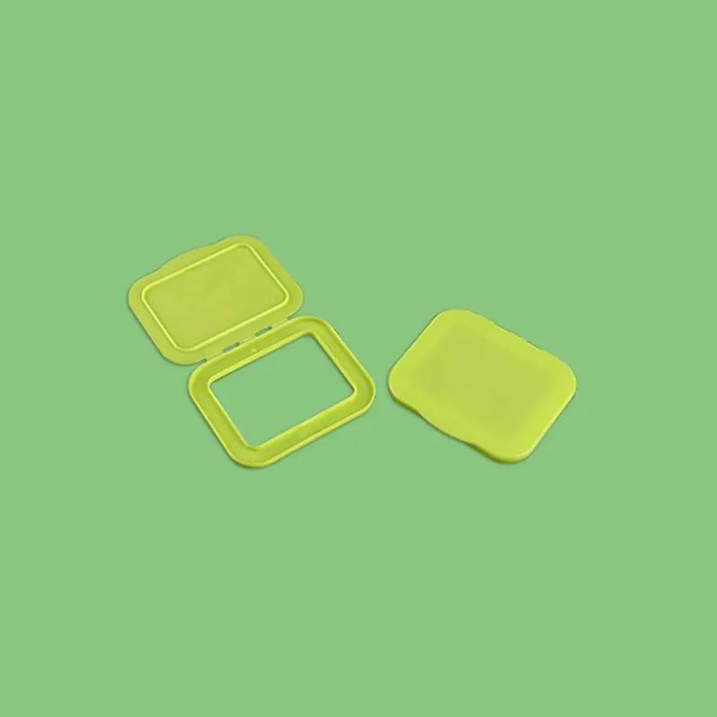 China manufacturer Flip Top Lids Character Cap Plug Lid Transparent Plastic Cover For Baby Wet Cleaning Wipes Cover