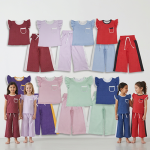 ชุดเสื้อแขนสั้นมีกระเป๋าสำหรับเด็กผู้หญิง กางเกงลายจุด - Product Image 1