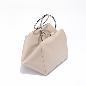 Borse a Tracolla in Vera Pelle Beige per Donna con Design Unico e Manico ad Anello, Marchio Personalizzato - Product Image 4