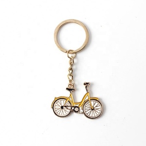 Diseño gratuito Llaveros personalizados Recuerdos Llavero Metal Aleación de zinc Dibujos animados Lindo 3D Coche Llavero - Product Image 6