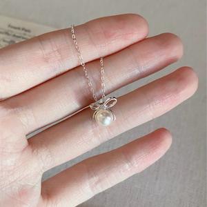 Collar con Colgante de Plata de Ley S925, Diseño de Cubo Pequeño Azul Azabache, Cristal Pequeño y Elegante, Botella de Agua Perfumada - Product Image 2