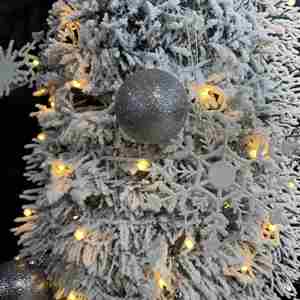 Elegante Árbol de Navidad de Mesa con Luces LED Solares, Adornos Beige, Diseño Minimalista de Lujo, Centro de Mesa Neutral Perfecto - Product Image 3