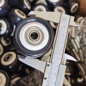 1,5/2/2,5 Zoll langlebiger schwarzer PU-PVC-Kunststoff-Faden präzises doppeltes Kugellager 32mm Länge Busche kleine Möbel PU-Räder - Product Image 2