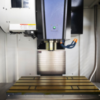 Fraiseuse verticale CNC BT40 Mengji MV-856 avec banc en fonte minérale et changeur d'outils automatique pour pièces automobiles et aérospatiales X800 Y560