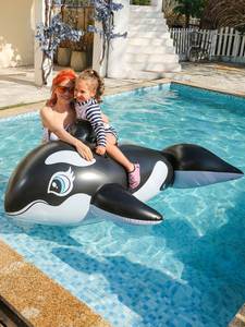 Vente en gros de nouveaux anneaux gonflables en PVC de grande taille, style orca noir, accessoires de piscine, logo personnalisé - Product Image 2