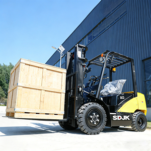 Montacargas Diésel SDJK Fabricado en <span class=keywords><strong>China</strong></span>, 4x4, Motor EPA Euro 5, Montacargas Pequeños para Uso en Exteriores, Montacargas Diésel para Terrenos Difíciles de 3 Toneladas - Product Image 2