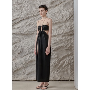 2024 verano ropa de alta calidad tirantes recortado cuello Halter espalda descubierta abertura lateral alta negro Sexy Maxi vestido para mujer - Product Image 2
