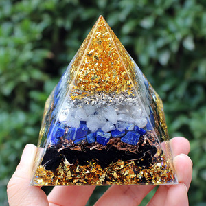<b>Crystal</b> <b>Chip</b> Pyramid Resin Epoxy Craft Desktop Ornament Gold Leaf Stone Style Home Decoration - Product Image 1