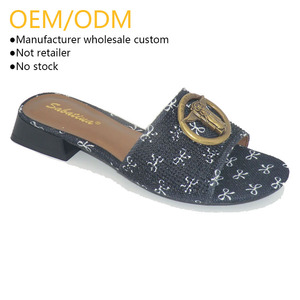 <span class=keywords><strong>Scarpe</strong></span> Basse da Donna Glamour ed Eleganti, Morbide e Confortevoli, Decorate con Diamanti Luminosi, Produzione all'Ingrosso su Misura dalla Fabbrica Peninsula - Product Image 1