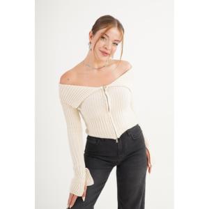 Blusa de Punto con Cierre Completo y Adornos de Piedras para Mujer, Diseño de Cuello Madonna, Venta al por Mayor - Product Image 4