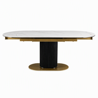 Table à manger extensible ovale moderne de luxe en pierre frittée avec base dorée cannelée, 6 à 8 places, mobilier de salle à manger pour usage commercial et hôtelier
