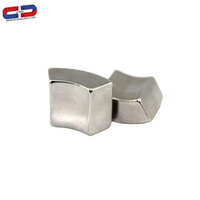 Segmen busur N42UH NdFeB Magnet industri suhu tinggi kecil permanen untuk Las generator Magnet turbin angin untuk