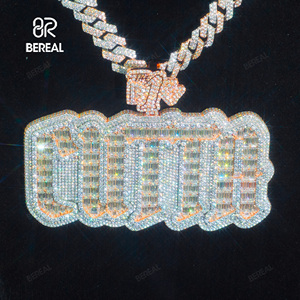 จี้ชื่อ VVS Moissanite ขนาด4นิ้วแบบกำหนดเองจี้เพชรตัดมรกตสีทองชุบ925สีเงินฮิปฮอป - Product Image 1