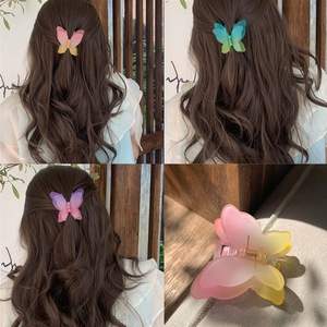 Pinzas de Pelo con Forma de Mariposa de 7 cm, Estilo Coreano, Acabado Mate Premium para Mujeres, Venta al por Mayor - Product Image 4