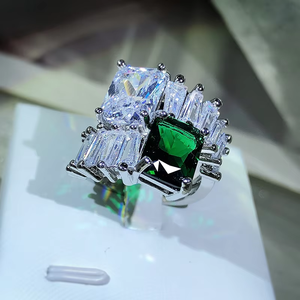 Joyería Fina KYRA01598, Anillo Ajustable para Mujer con Circonita Verde Brillante Geométrica y Cristal, Joyería de Fiesta - Product Image 4