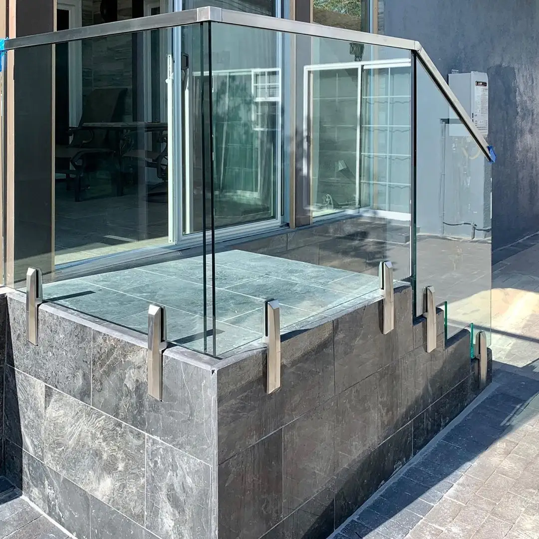 Nuevo diseño balcón sin marco de aluminio 2205 barandilla de vidrio de acero inoxidable Montaje Lateral grifo