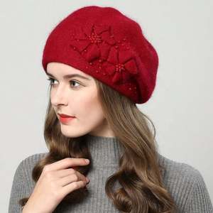 Béret en fourrure de lapin pour femme, collection automne-hiver, nouveau modèle tricoté à deux couches, chaud, avec perles et fleurs - Product Image 5
