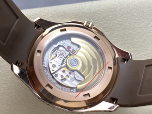 การเคลื่อนไหวของนาฬิกาดีไซน์เนอร์ผู้ชายสุดหรูสายนาฬิกาและยางแบบสั่งทำคุณภาพสูงหน้าปัดเป็นประกายด้วยมือ - Product Image 5