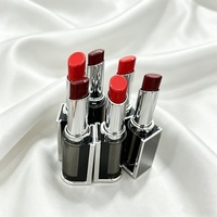 Baume à lèvres transparent personnalisé en gros sous marque privée, gloss repulpant, maquillage longue tenue, haute pigmentation, végétalien, hydratant, en plastique