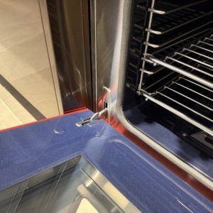 36 pouces. 5,5 Cu. Cuisinière à 6 brûleurs avec four, en acier inoxydable, porte rouge et boutons en alliage de zinc - Product Image 3