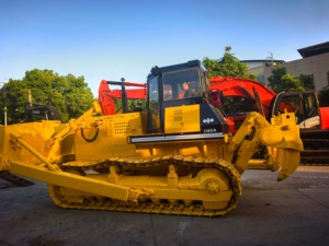 Bulldozer Komatsu D85 de Segunda Mano, Bulldozer Usado con Orugas Hidráulicas, Certificado D65 D155, Buen Estado, Maquinaria de Construcción - Product Image 4