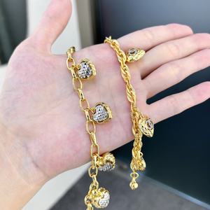 Pulsera Unisex de Dos Tonos con Cadena y Eslabones en Forma de Corazón, Chapada en Oro de 24K, Marca JXX Trendy - Product Image 2