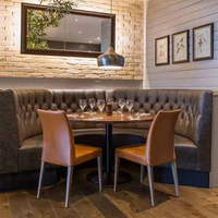 Freizeit-Möbelset aus Massivholz: Moderne, Langlebige Restaurant-Sitzgruppe mit Sofa, Catering-Tisch und Stühlen