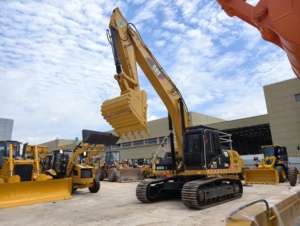 Excavatrice CAT 336D2L d'occasion, prix compétitif, châssis fiable avec climatisation, faible nombre d'heures de fonctionnement, économie de carburant - Product Image 4